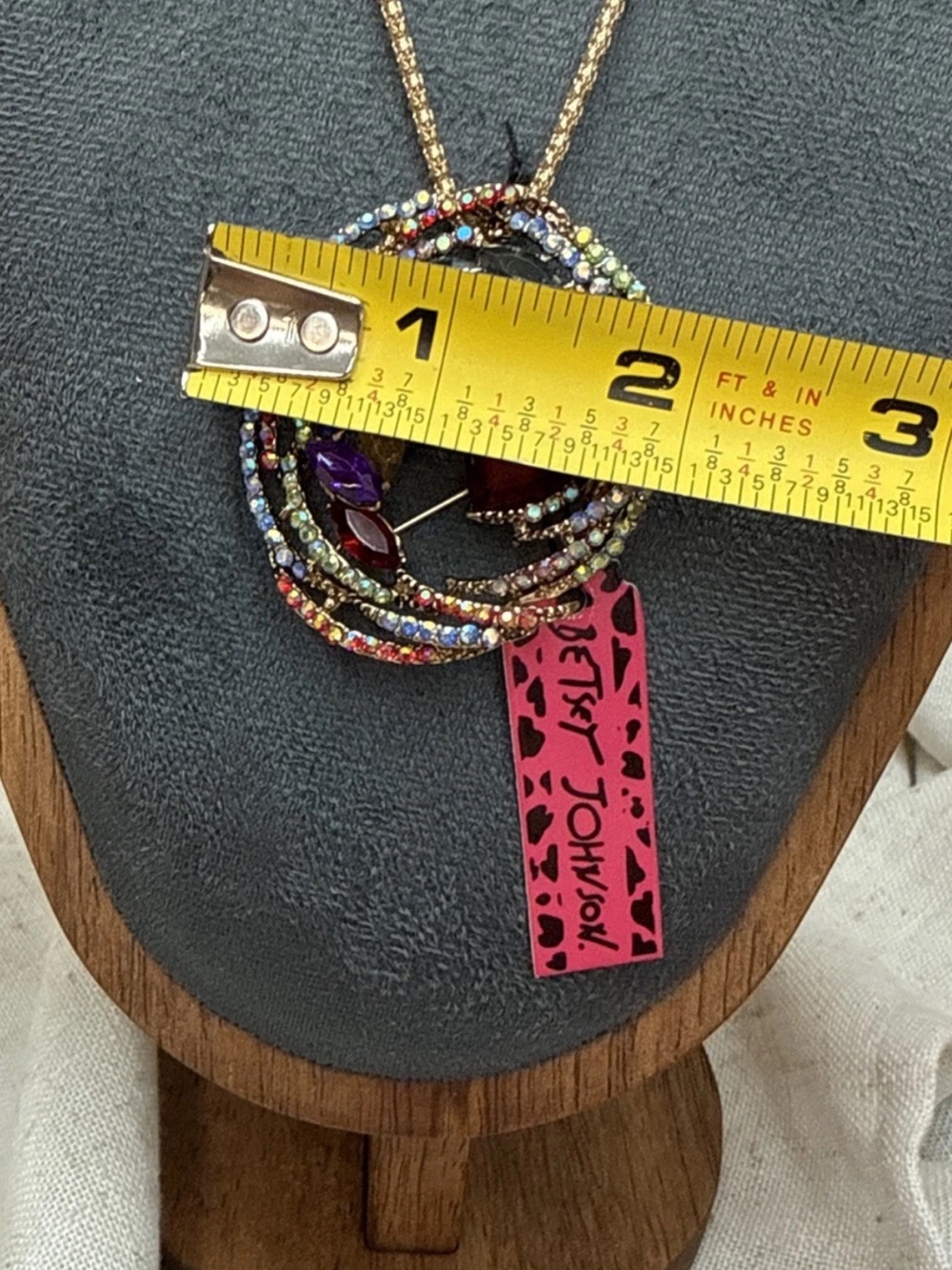 Betsy Johnson rare Multicolor Crystal Wreath Pendant brooch Necklace - - Picture 12 of 14